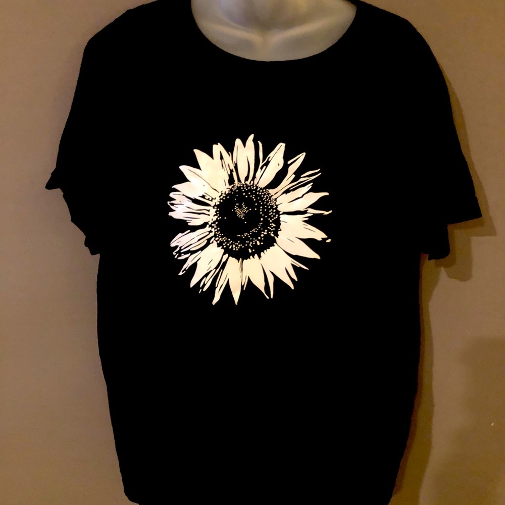 Shein size 4X black t-shirt (fits more like a 2X)